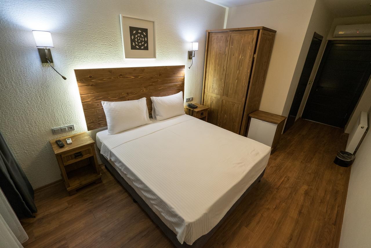 8 Rooms Hotel Gelibolu Bagian luar foto