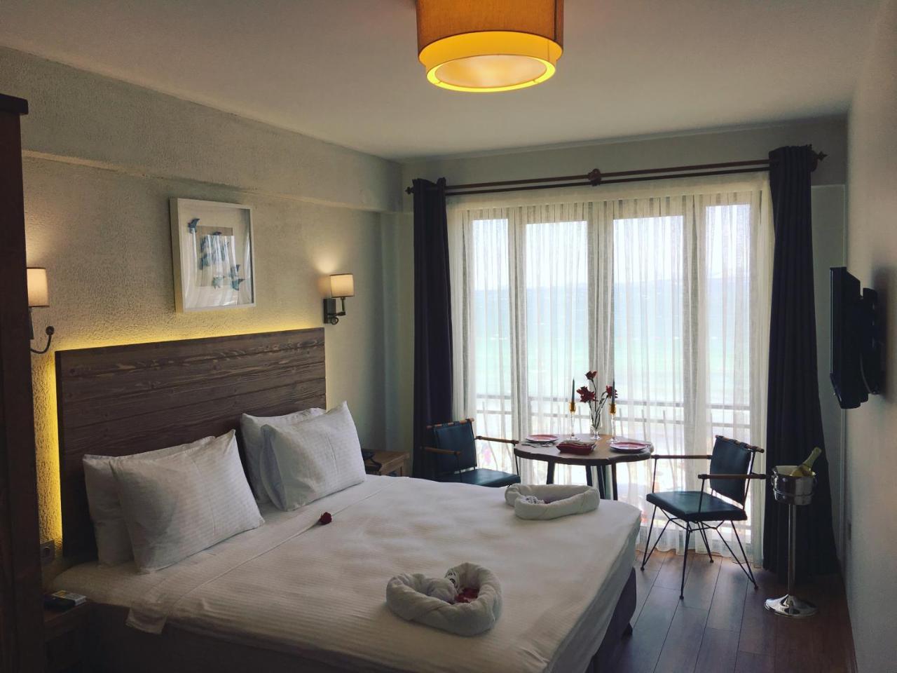 8 Rooms Hotel Gelibolu Bagian luar foto