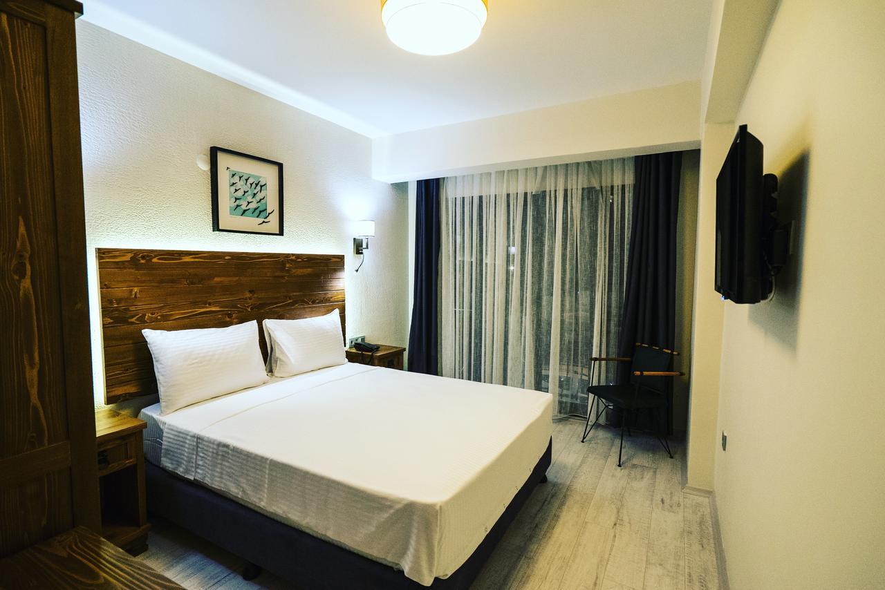 8 Rooms Hotel Gelibolu Bagian luar foto