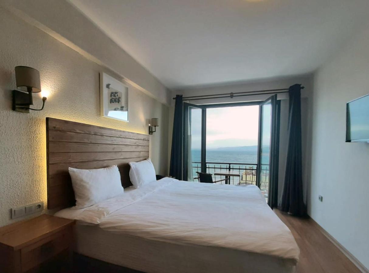 8 Rooms Hotel Gelibolu Bagian luar foto